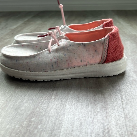 NWOB Hey Dudes Wendy women’s slip on shoes - Picture 1 of 7